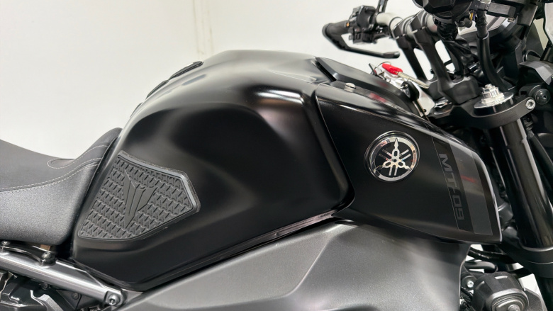 Yamaha Mt-09 (14MY)